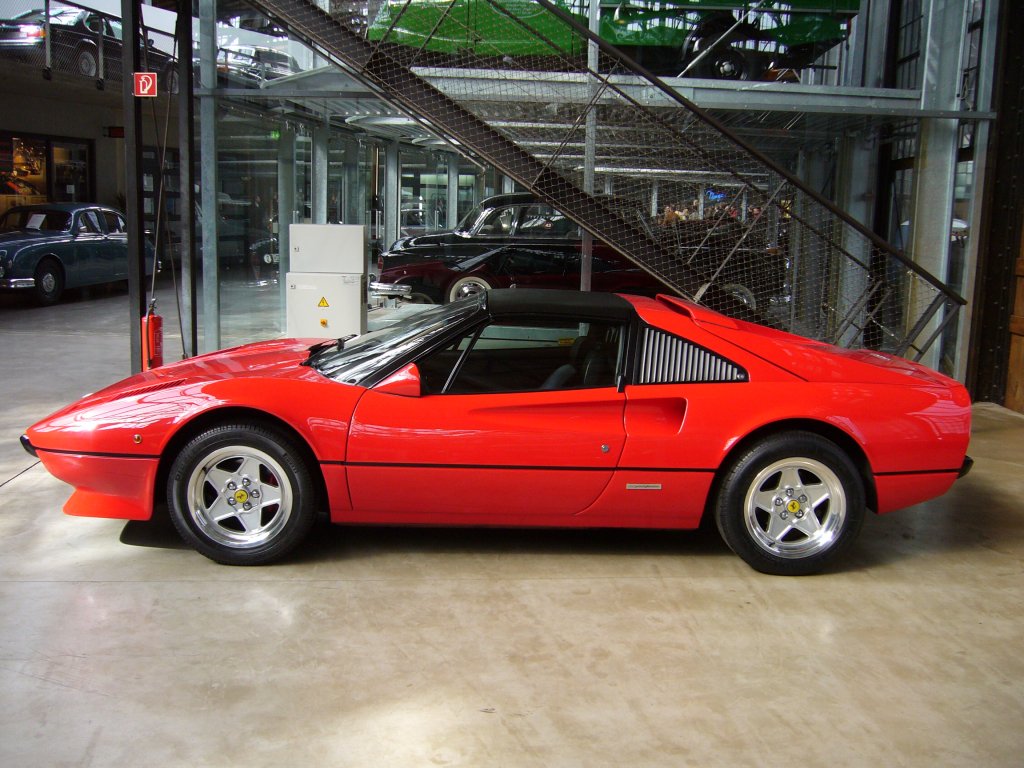 Ferrari 308GTSi.Der GTS war die Targa bzw. Spiderversion des 308 GT. In den Jahren 1981 & 1982 wurden 1.743 Targas gebaut. Meilenwerk Dsseldorf.