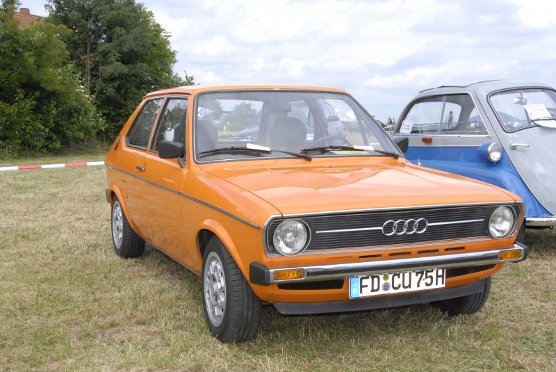 Audi 50 steht in der Oldtimerausstellung in Fulda-Harmerz am 07.06.2009