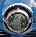 =Weltkugel des Ford Taunus 12 M, Bj. 1952, gesehen bei den Fladungen Classics 2023 im Juli 23