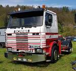 =Scania 142 V8-Sattelzugmaschine, gesehen bei der Oldtimerveranstaltung in Frankenberg/Eder im Mai 2023
