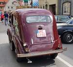 =Ford Ten, Bauzeit 1937/38, rollt durch die Stadt bei den Fladungen Classics 2023 im Juli 23.