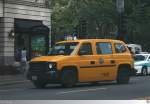 AM General / Vehicle Production Group (VPG) MV-1 Taxi der Gesellschaft  Yellow Cab , aufgenommen am 26.