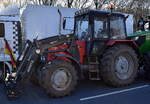 Ein Belarus 952.2 Traktor am 08.01.24 Großer Stern Berlin bei der Demo der Landwirte.