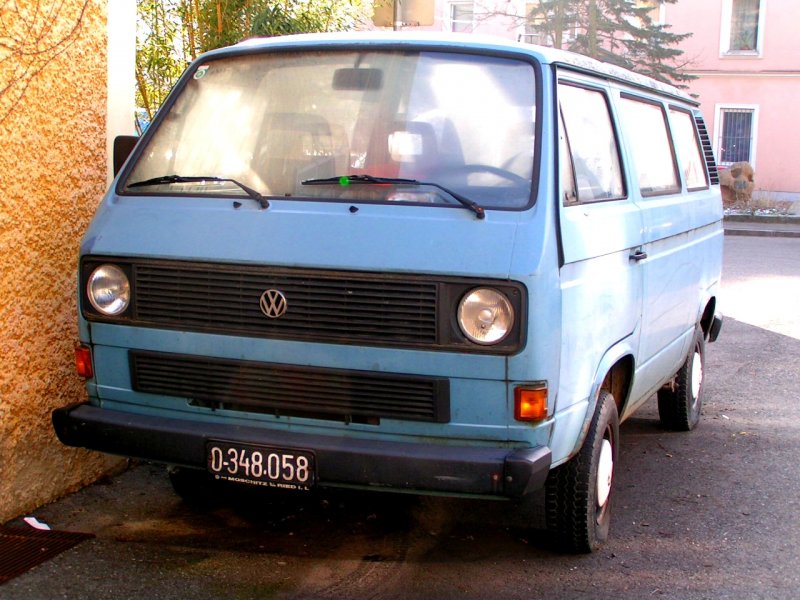 VWBus T3 mit dem noch alten schwarzem Kennzeichen 071226