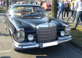 Mercedes Benz W111/3 220 SEb Coupe, produziert in den Jahren von 1961 bis 1965.