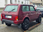 Dieser LADA Niva Legend (Black) stand Ende Oktober 2024 in der Herner Innenstadt.