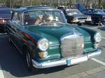 Mercedes Benz W110 200 der Modelljahre 1965 bis 1968.