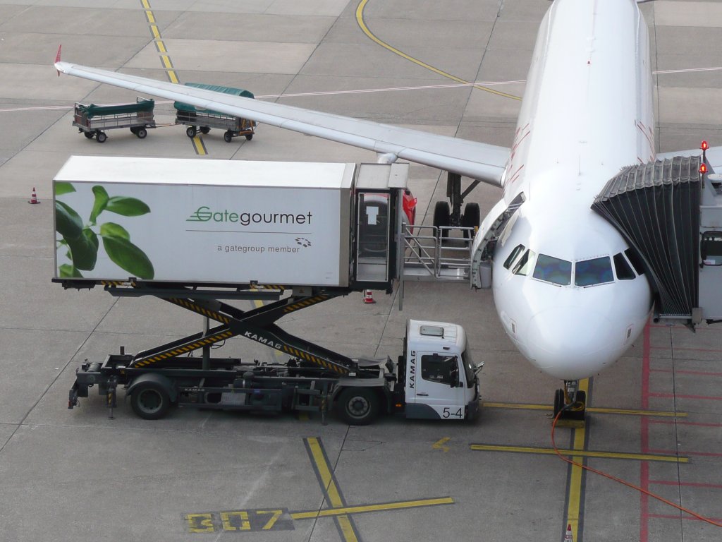 03.03.10,Catering Fahrzeug,Dsseldorf Flughafen.