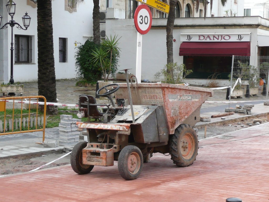 11.01.10,AUSA-Dumper in Peguera/Mallorca.