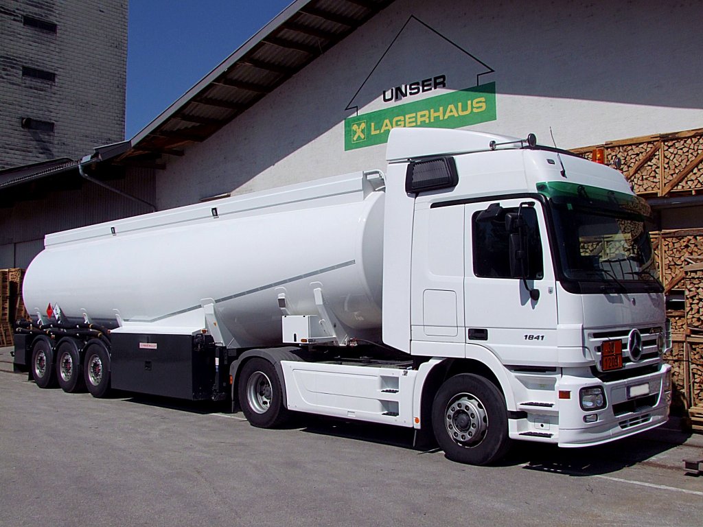 ACTROS-1841 in neutraler weisser Ausfhrung;110409