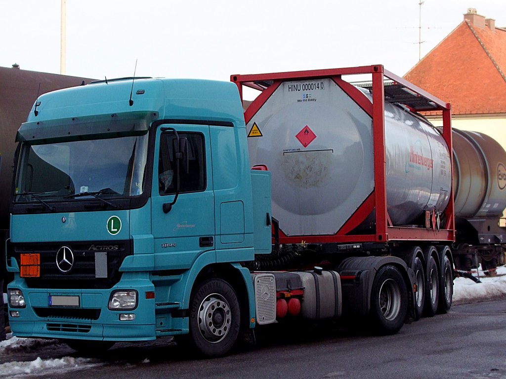 ACTROS-1844 mit Containertankauflieger;101222