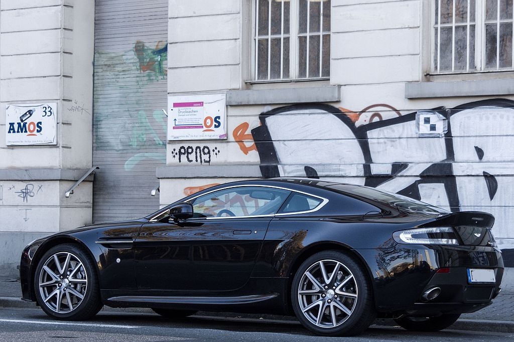 Aston Martin V8 Vantage