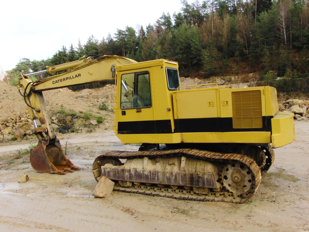  Caterpillar  im Steinbruch bei Burgpreppach