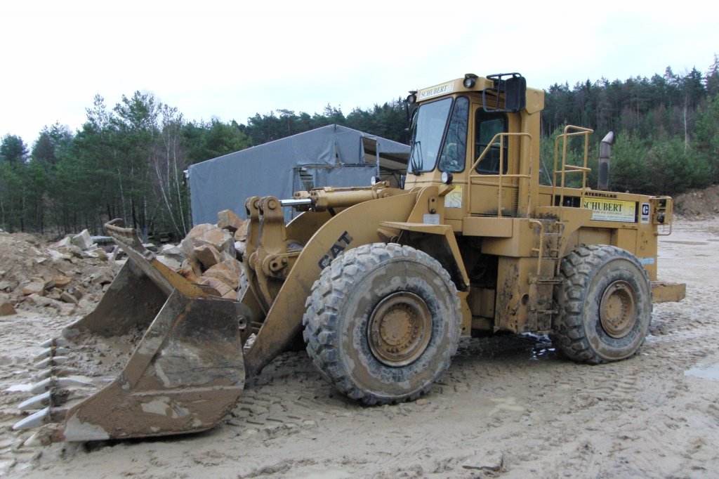 Caterpillar im Steinbruch bei Burgpreppach