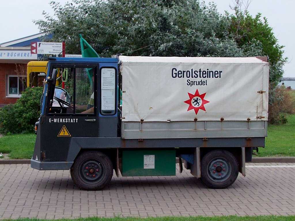 E-Transportwagen auf der Insel Helgoland;090827