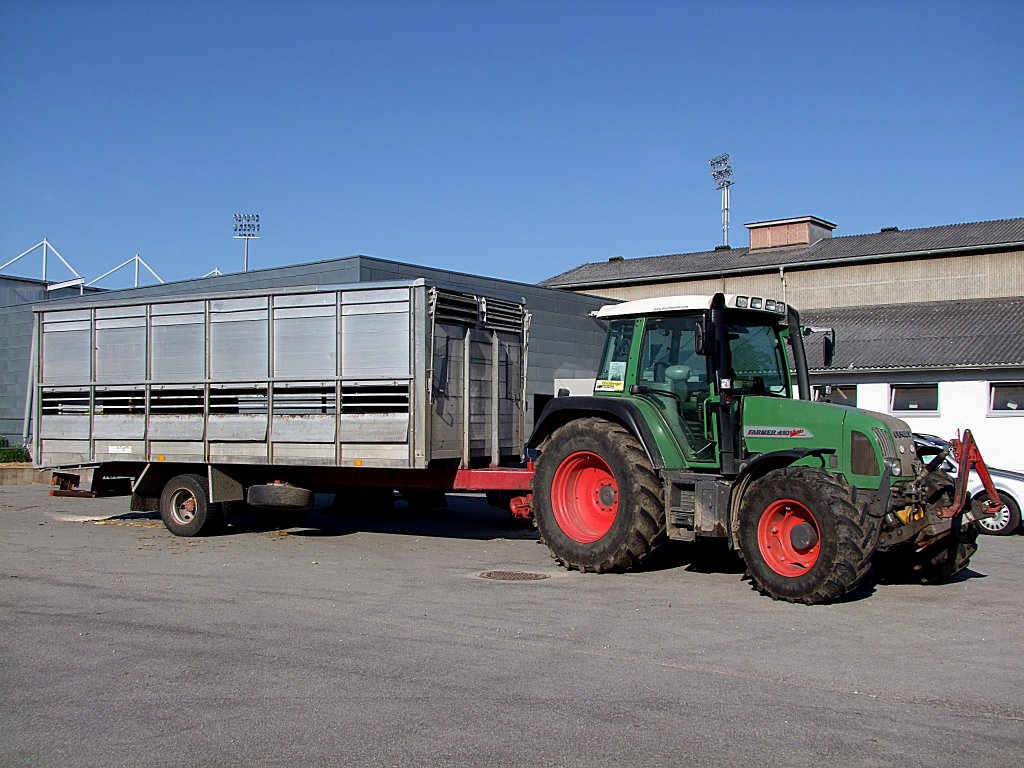 FENDT-Farmer410Vario mit Viehtransportanhnger;110607