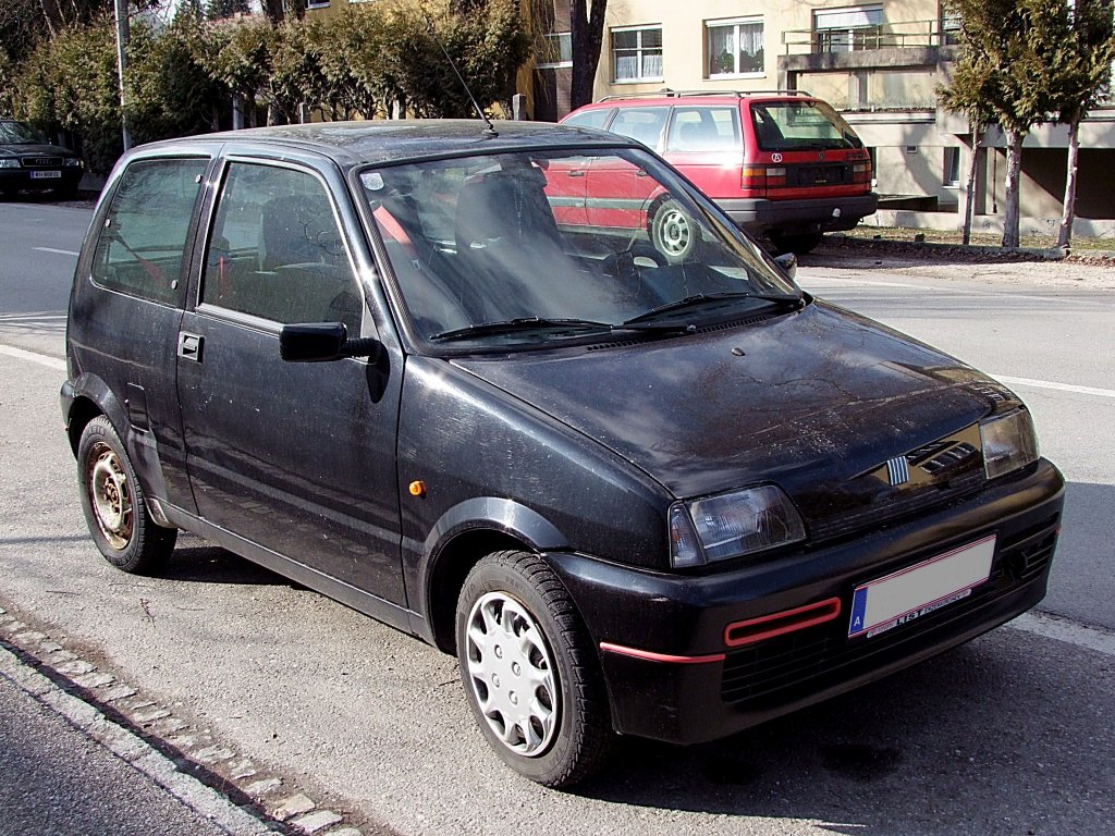 FIAT-Cinquecento ist ein kleiner Flitzer;110311