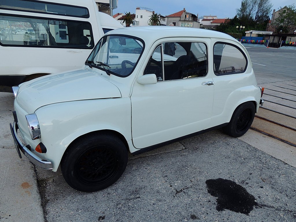 FIAT  im Hafen von Biograd; 130422