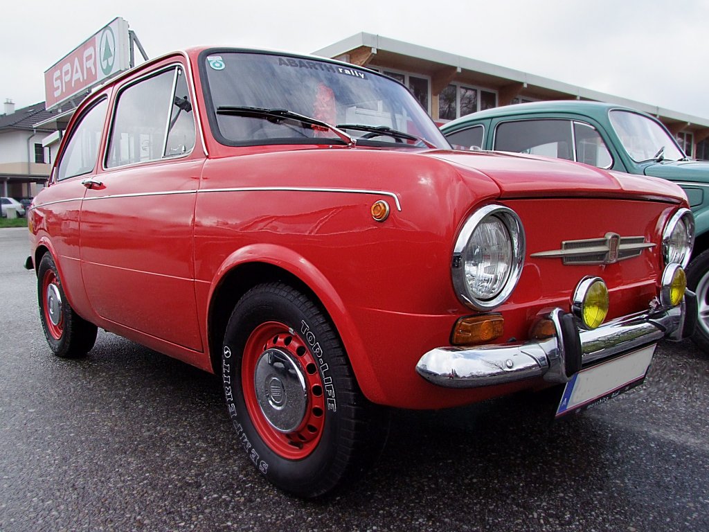 FIAT-Seat_850D bei einer Oldtimerveranstaltung in St.Martin/Innkreis;100411