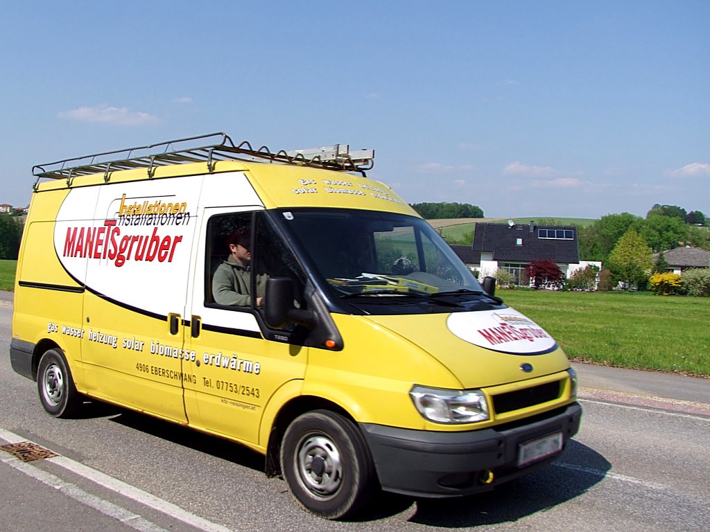 FORD-Transit in rasanter Fahrt;110505