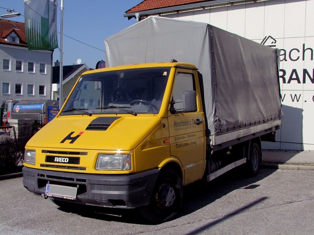 IVECO einer Baufirma in Pritschenausfhrung;110226