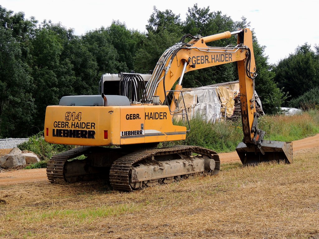 LIEBHERR-914 bei der Wochenendruhe; 120803