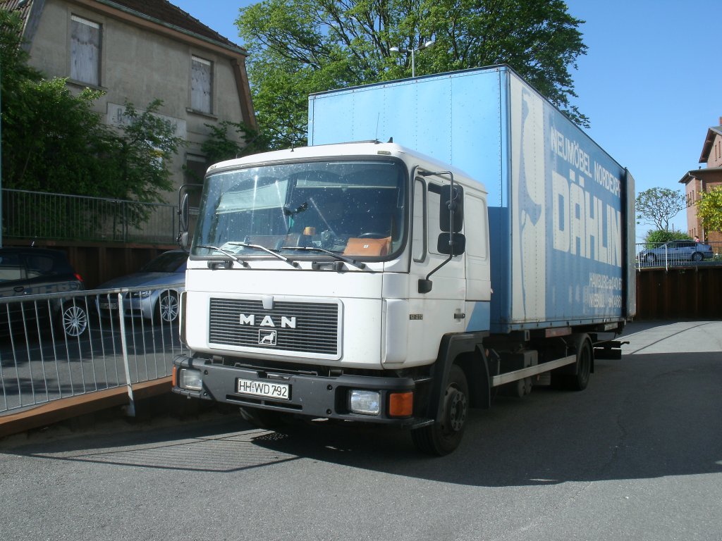 MAN-Kasten-LKW,am 24.Mai 2012,in Bergen/Rgen.