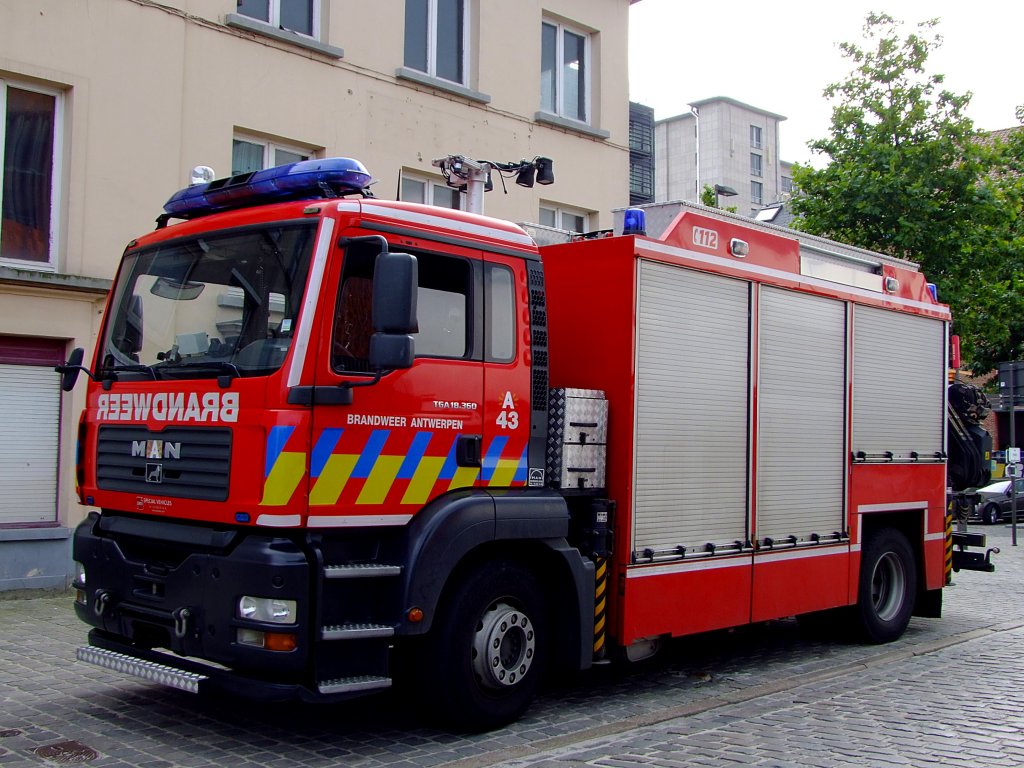 MAN TGA18.360 der Brandweer-Antwerpen; 110831