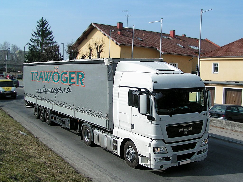 MAN TGX18.400 mit Trawger-Auflieger;110325