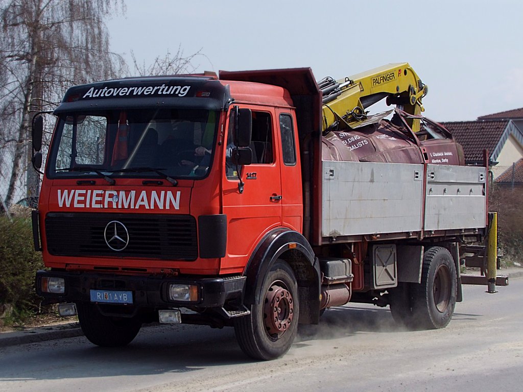 MB1417 im Einsatz fr eine Autoverwertung;100409