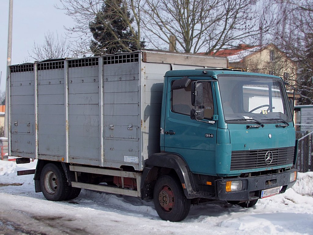 MB914 mit Groviehtransportaufbau;100217