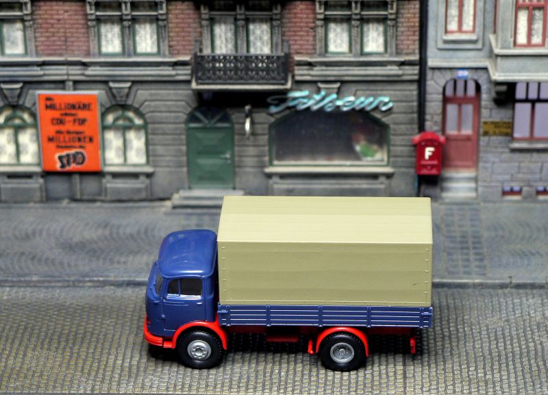 Mercedes LKW von Brekina. 3.3.2012