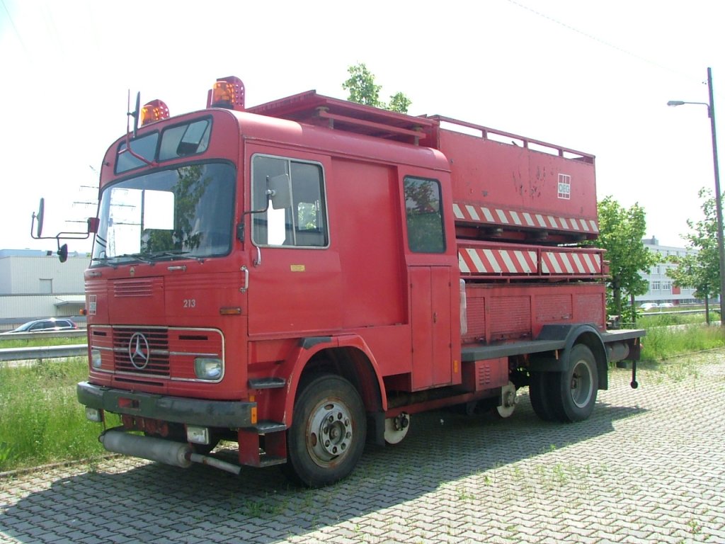 Mercedes LP Hubarbeitsbhne; 280510