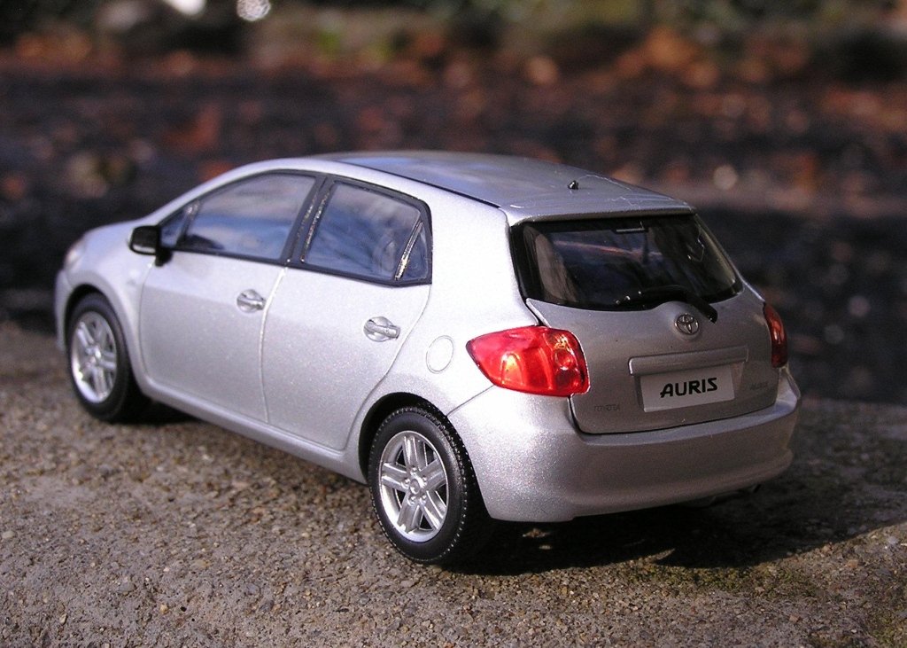 Minichamps Toyota Auris.