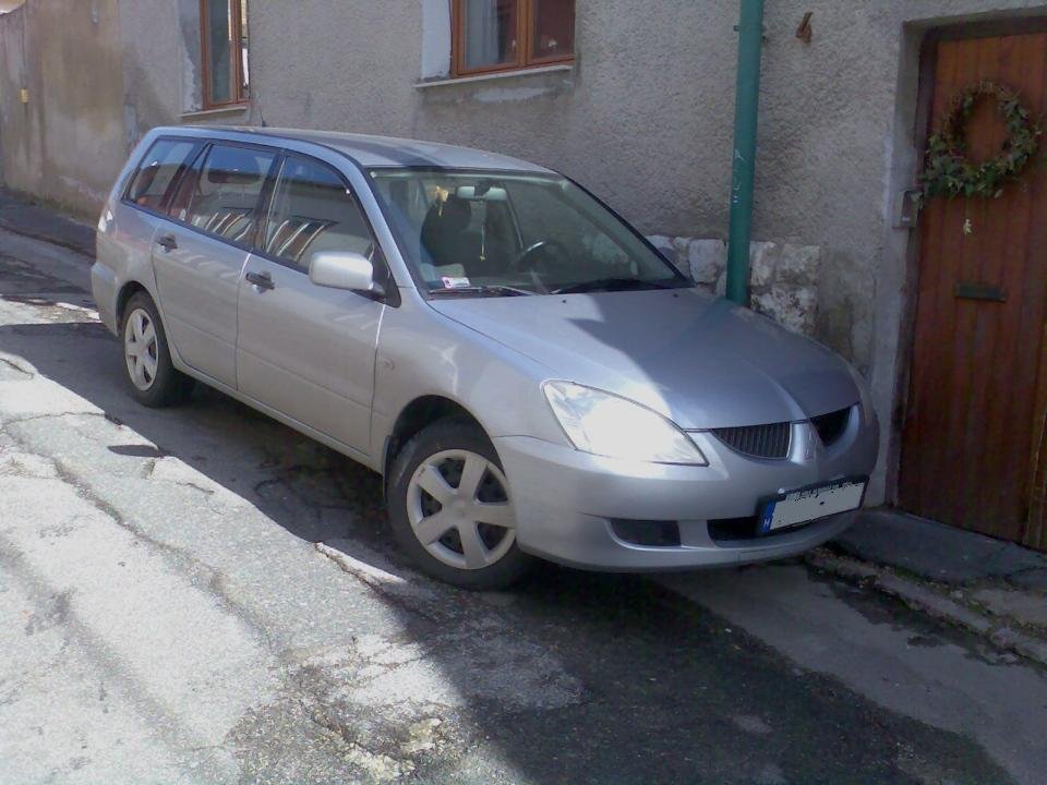 Mitsubishi Lancer IX Wagon.