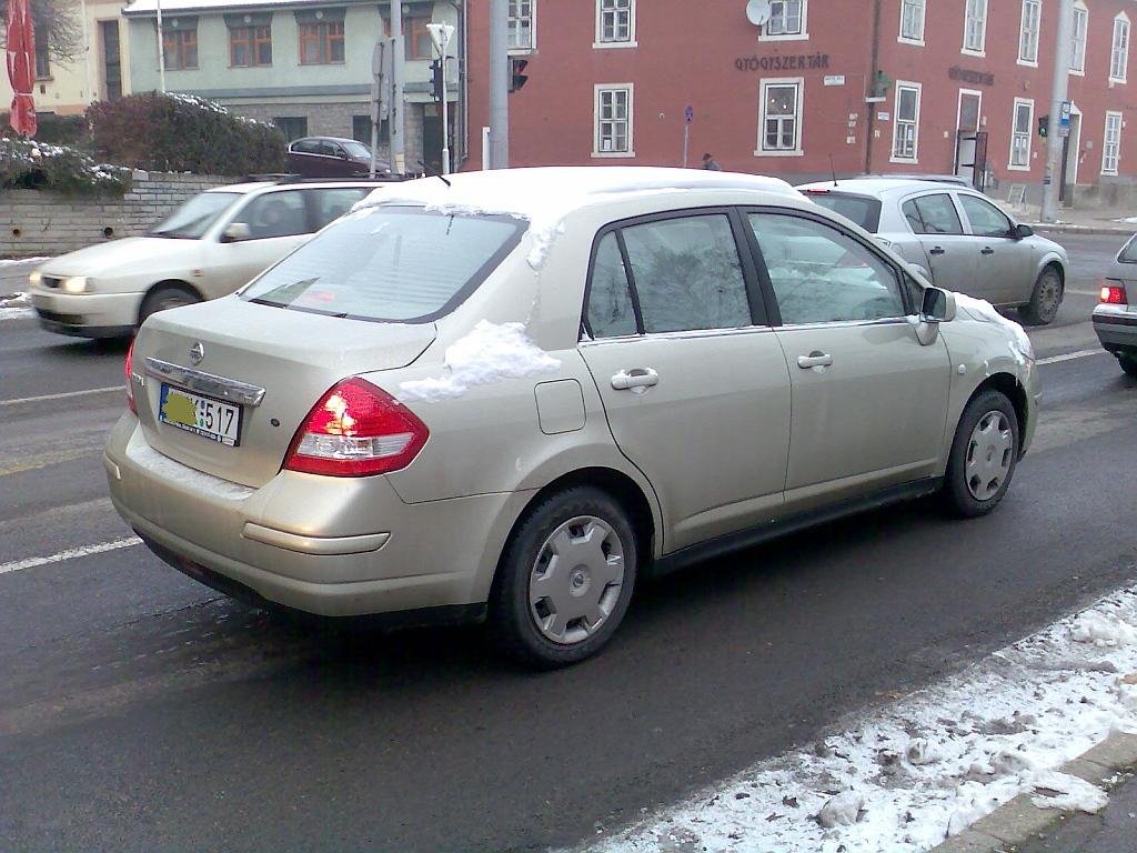 Nissan Tiida.