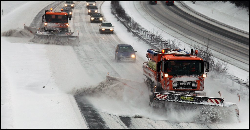 Schneerumen auf der A45.  (09.01.2010)