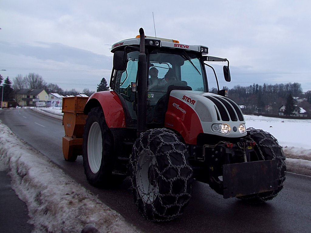 STEYR4115-PROFI im Winterdiensteinsatz;101223