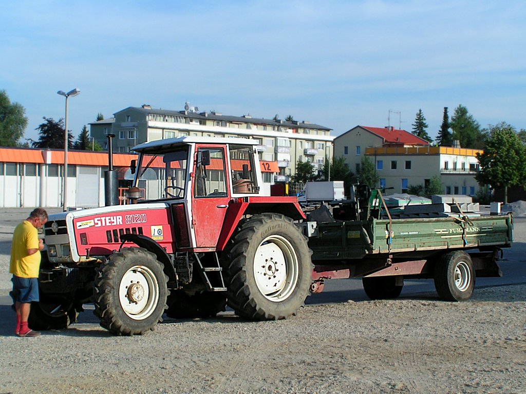 STEYR8120 erhlt eine neue Glhbirne;090819