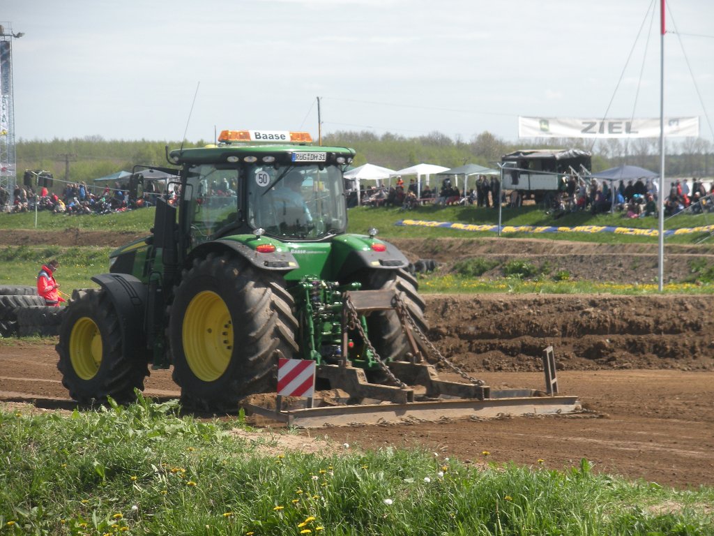 Traktor am 06.05.2012 in Grimmen.