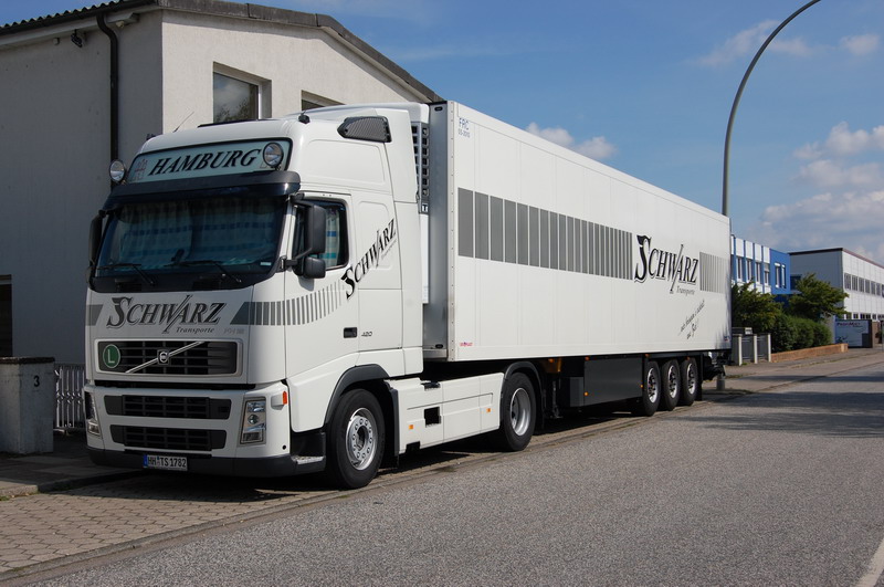 Volvo FH12 420 Schwarz 