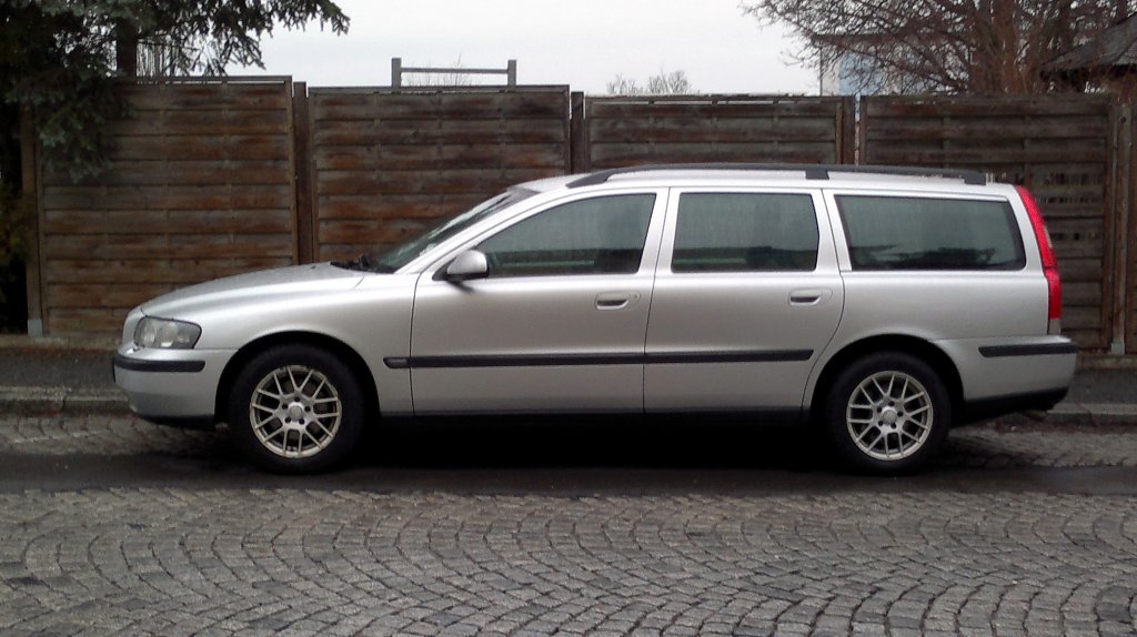 Volvo V70. Foto 11.04.2013