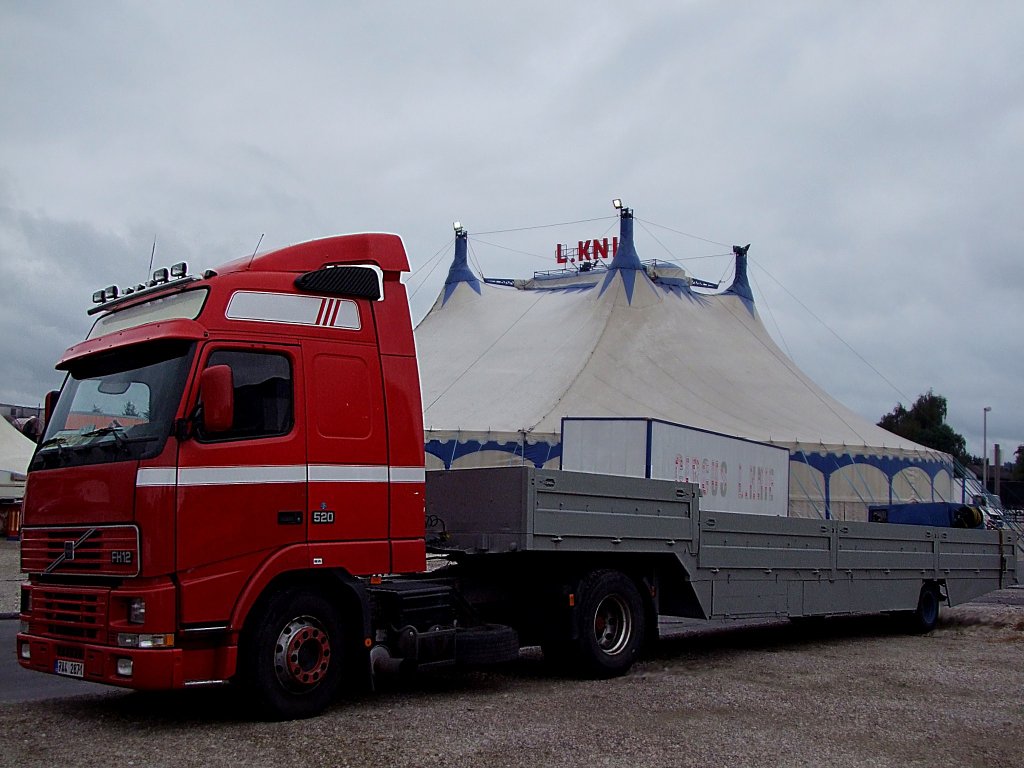 VOLVO_FH12-520 der  Zirkus-Zauber-LKW  ;100925