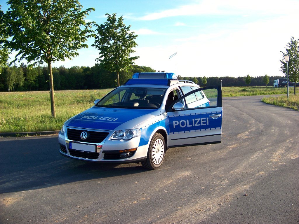 VW Passat Streifenwagen (06.06.10)