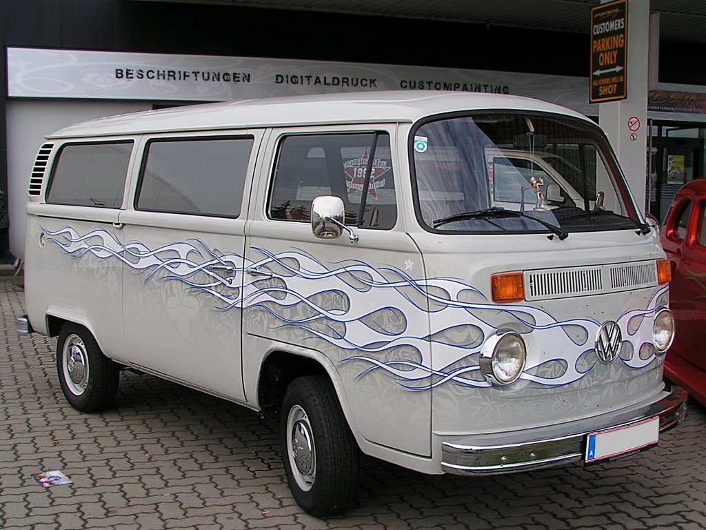 VW-T2 mit tollem Bedruckmuster;100529