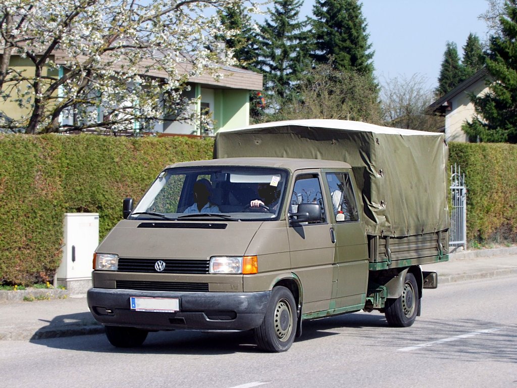 VW-T4;  Ex-Bundesheerfahrzeug ist jetzt im Privatbesitz;110409