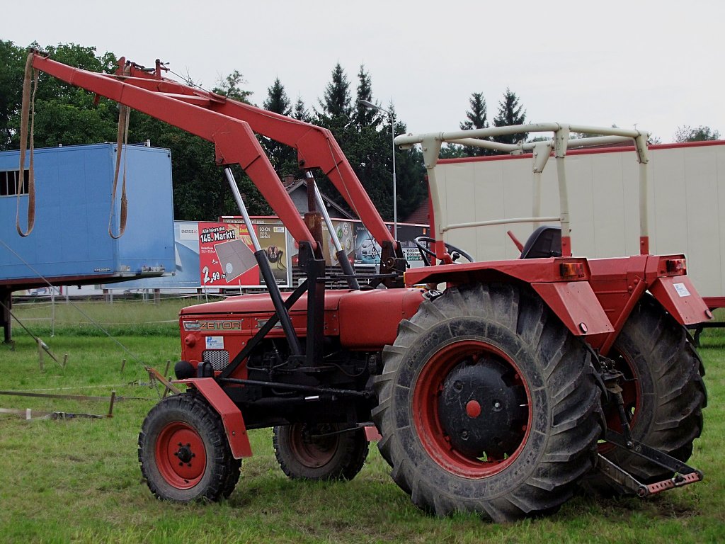 ZETOR-Typ6711,ErzeugNr2332,Bj1972 dient einem Zirkusunternehmen;100817