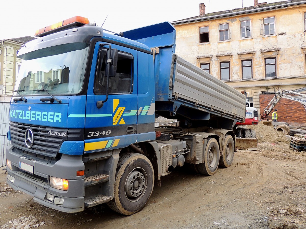 ACTROS-3340 im Baustelleinsatz; 150315