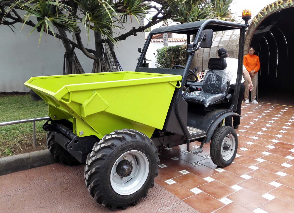 =AGRIMAC-Dumper, steht im Loro-Parque, 01-2019