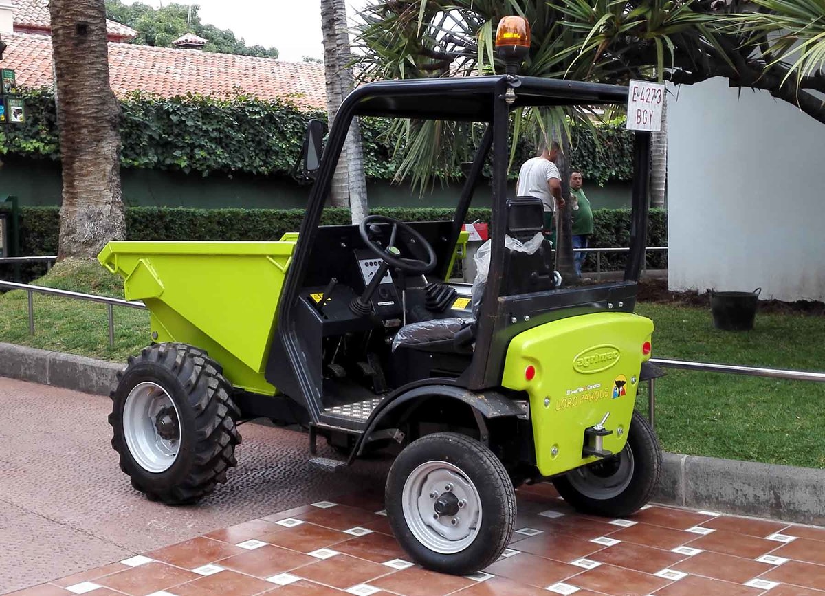 =AGRIMAC-Dumper, steht im Loro-Parque, 01-2019